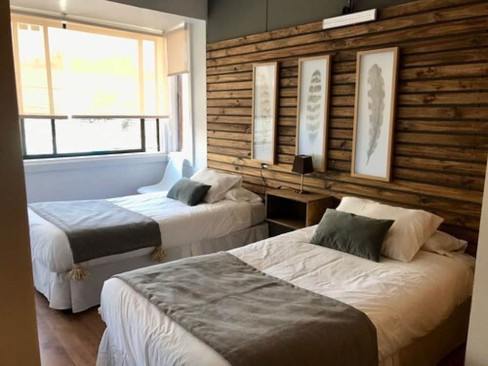 Basic Double Room, 2 Twin Beds, Non Smoking photo 3