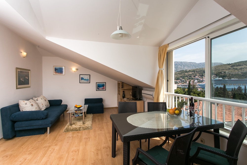 Apartment (2 Bedroom Apt with Sea View)