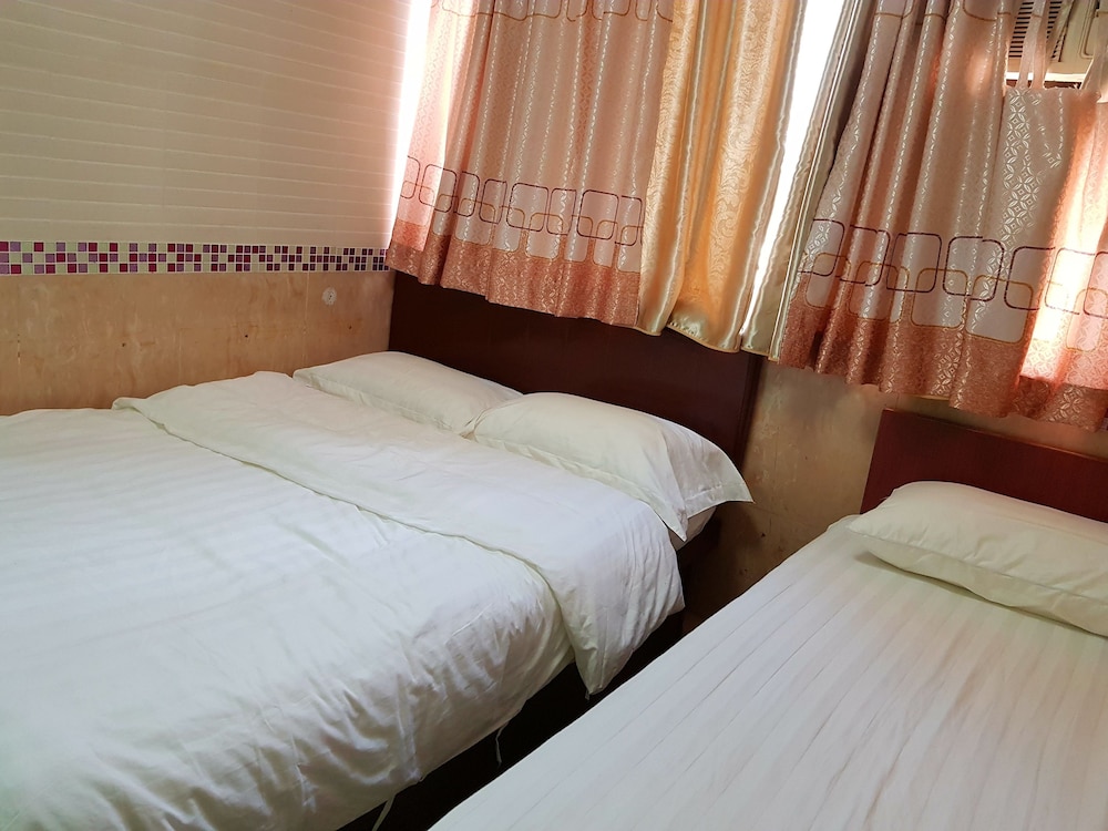 Family Triple Room, Multiple Beds photo 3
