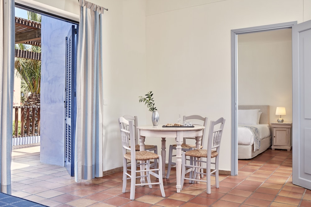 Family Apartment, 1 Bedroom, Resort View - Photo 5