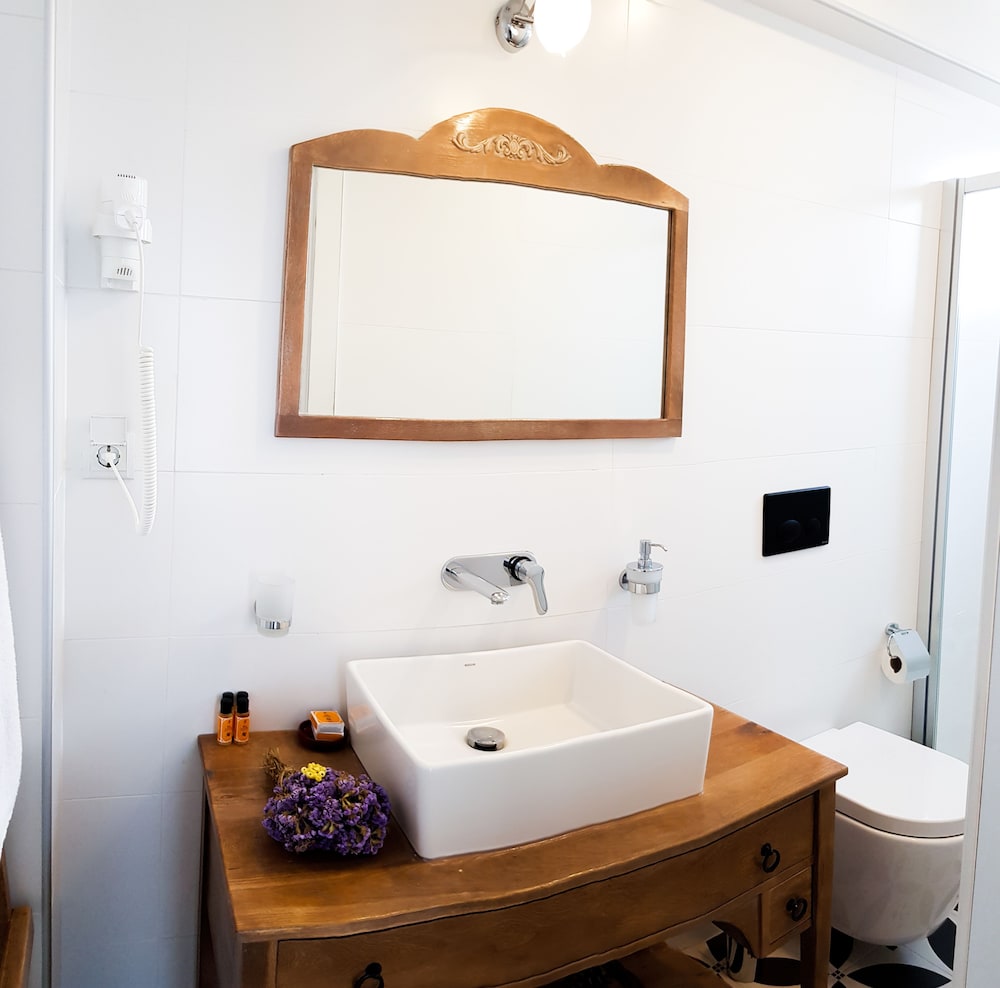 Deluxe Triple Room, Sea View, Sea Facing photo 3