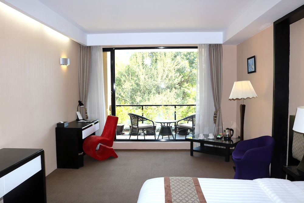 Balcony Suite photo 2