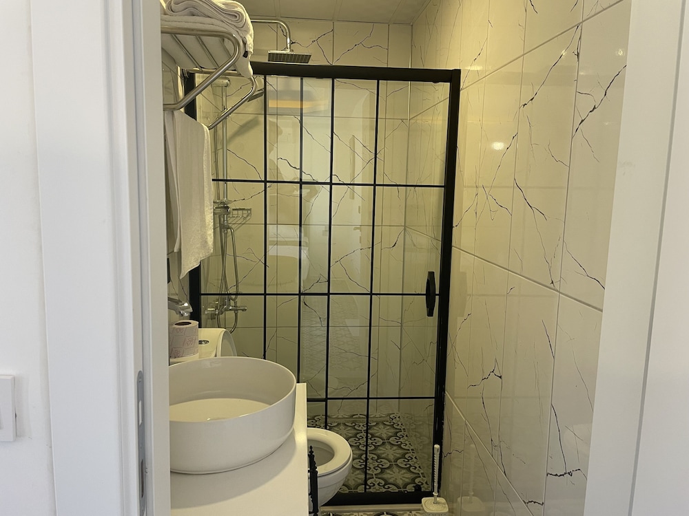 Standard Double Room - Photo 2