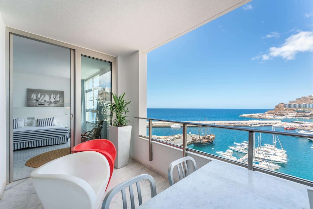 Premium Suite (2 Adults)
