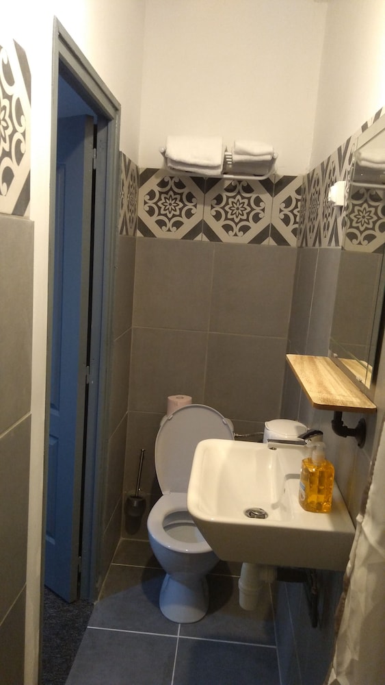 Standard Double Room with Velux window photo 2