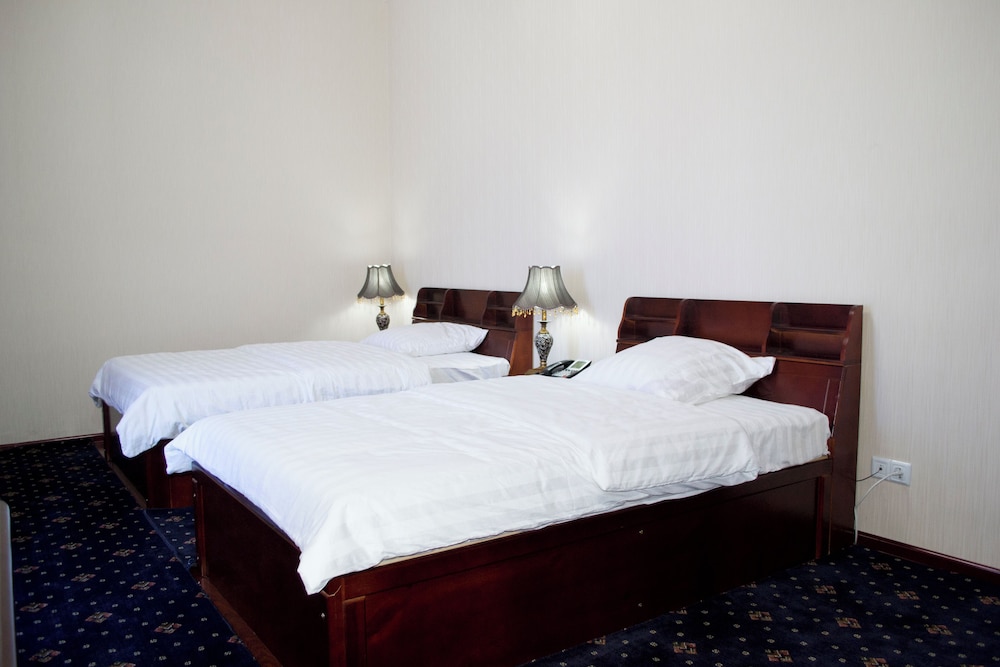 Standard Twin Room, Balcony, City View photo 3
