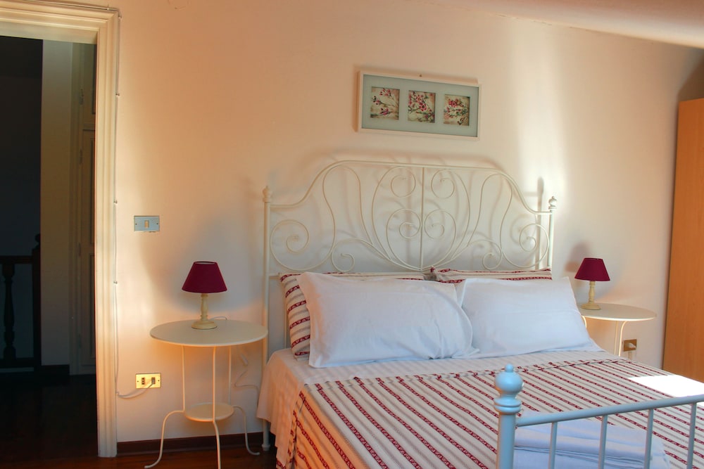Family Villa, Multiple Bedrooms, Kitchen, Pool View photo 1