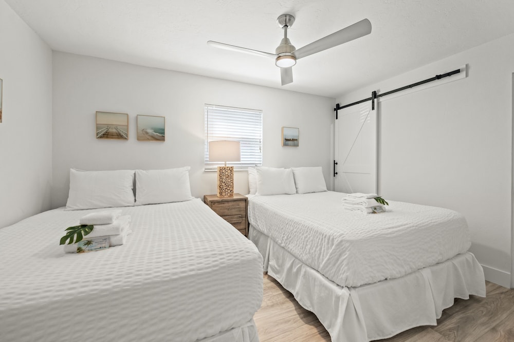 2 Bedroom 2 Bath Suite photo 2