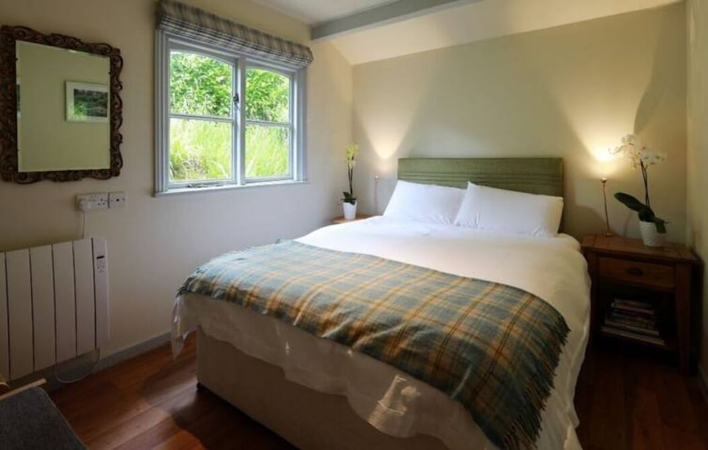 Deluxe Chalet, 1 Bedroom, Logburner, Garden View photo 1