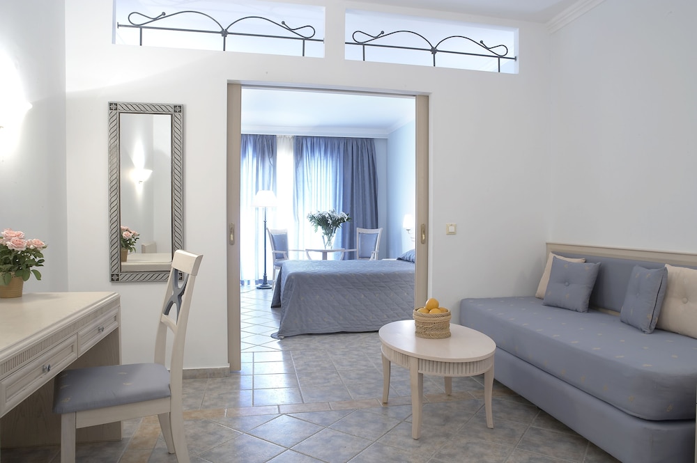 Superior Room, Beachfront photo 1