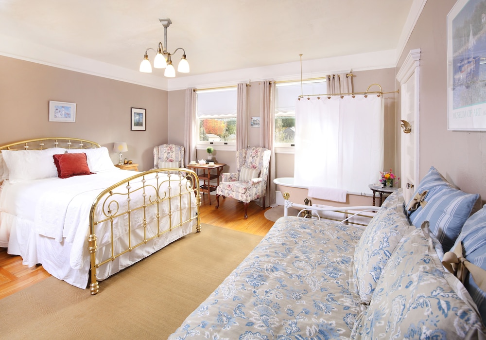 Honeymoon Room