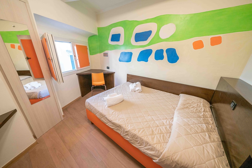 Quadruple Room - Photo 5