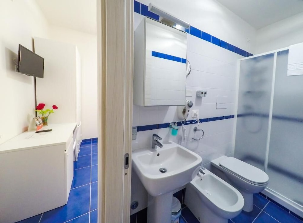 Standard Room - Photo 5