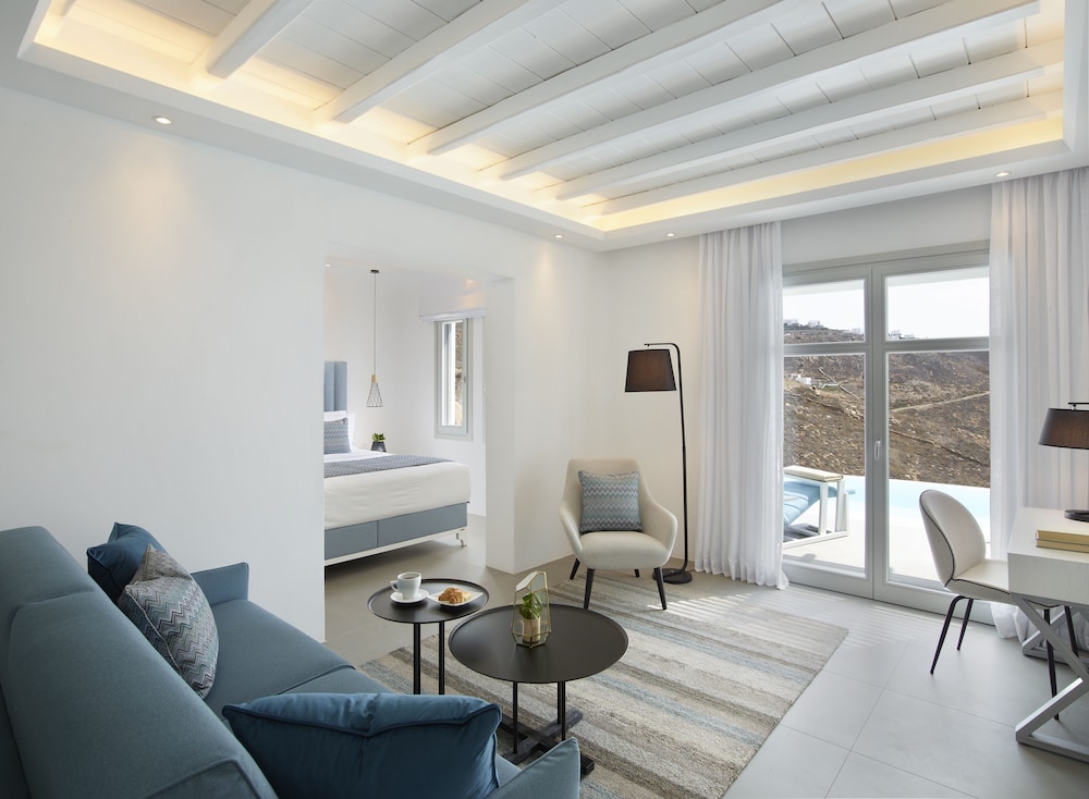 Grand Suite with Private Pool & Panoramic Sunset View-New Section