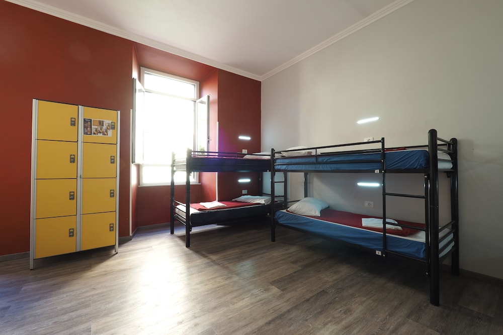 Basic Shared Dormitory, Women only, Shared Bathroom