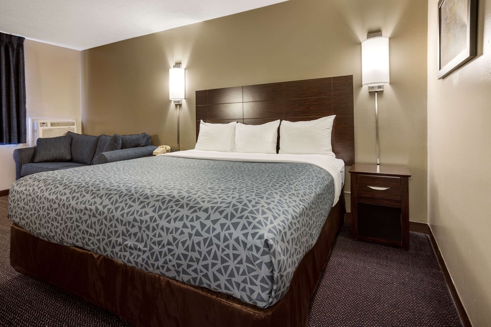 Standard Room, 1 King Bed with Sofa bed, Non Smoking (Upper Floor, No Pets)