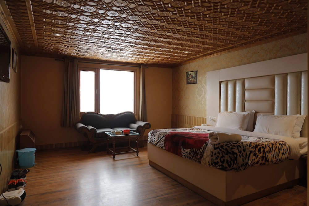 Deluxe Double Room photo 2