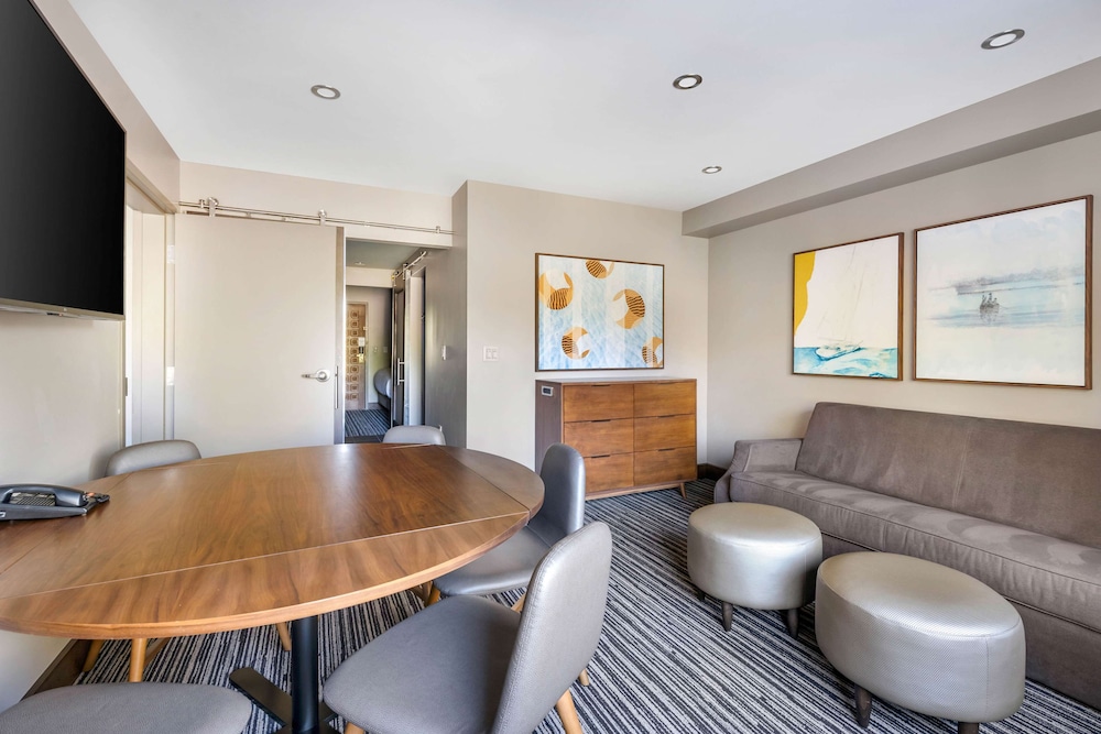 2 Bedroom 2 King Suite with Sofabed - Photo 5