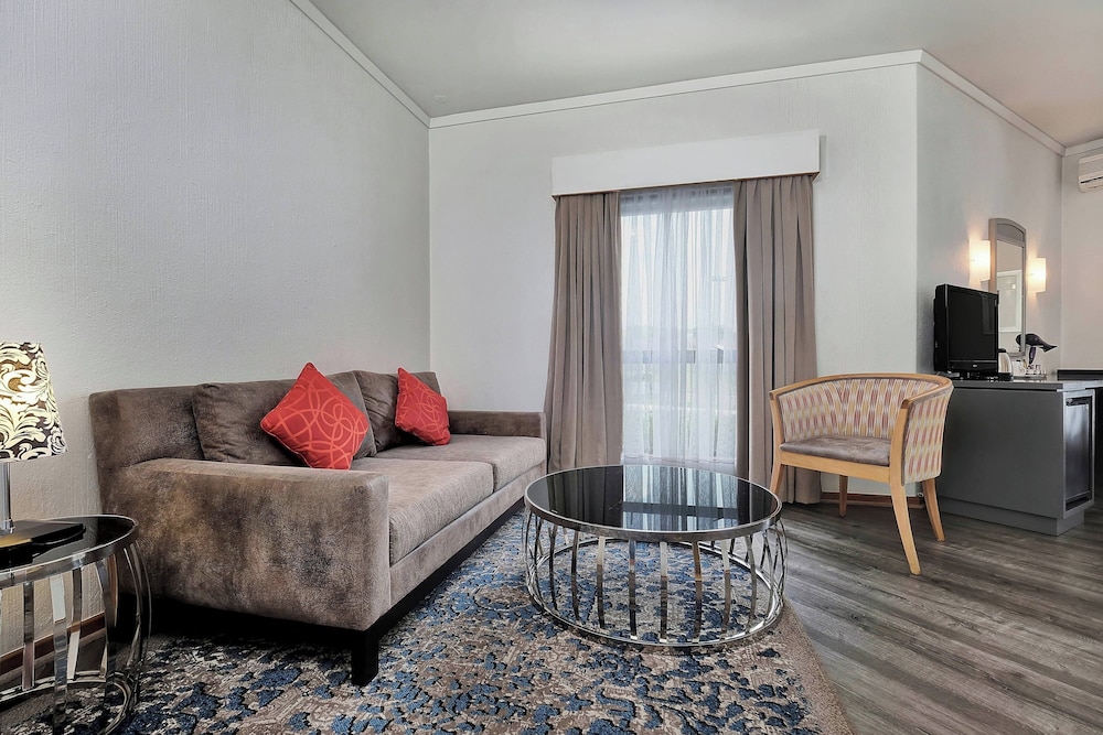 Executive Room, 1 Queen Bed - Photo 5
