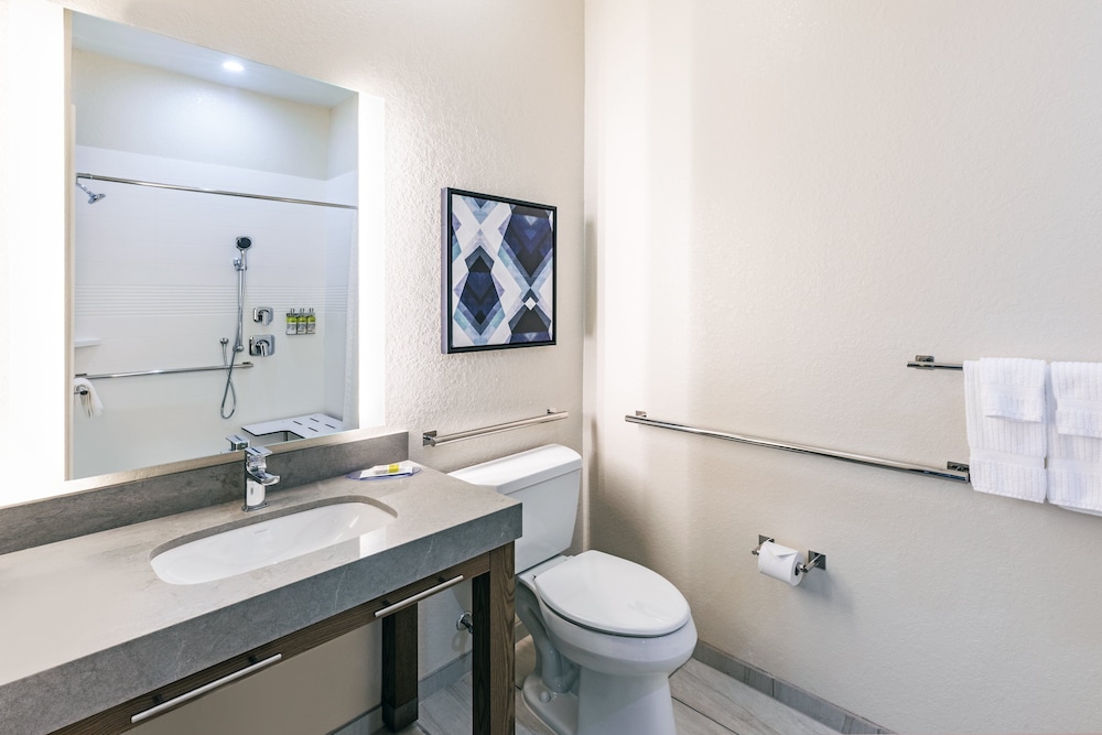 Studio Suite, 1 Queen Bed, Accessible (Mobility) - Photo 2