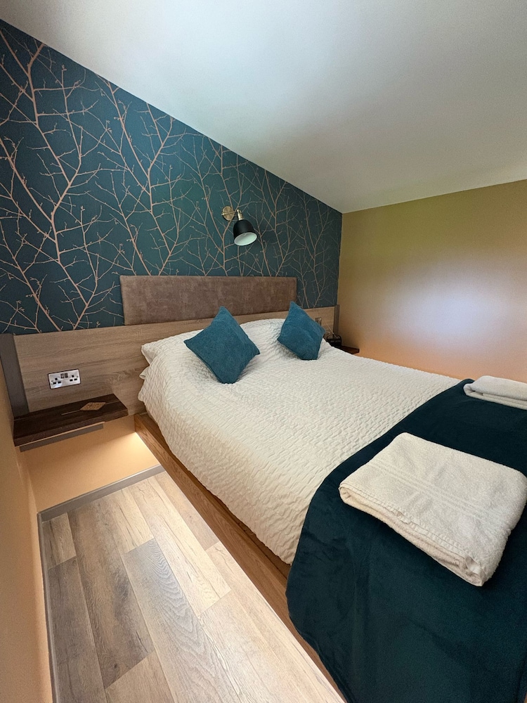 Deluxe Room, Private Bathroom (Hut 3 New for April 2025) photo 2