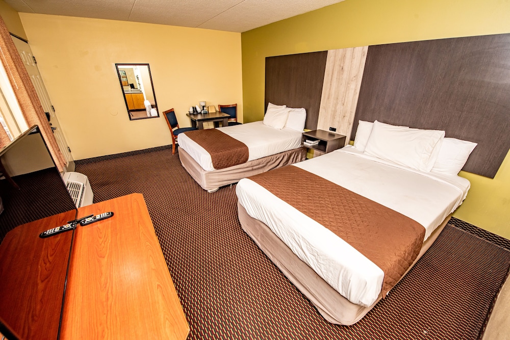 Standard Room, 2 Double Beds - Photo 4