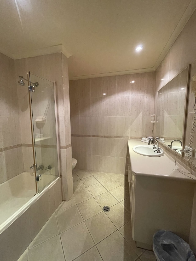 Executive Room - Photo 4
