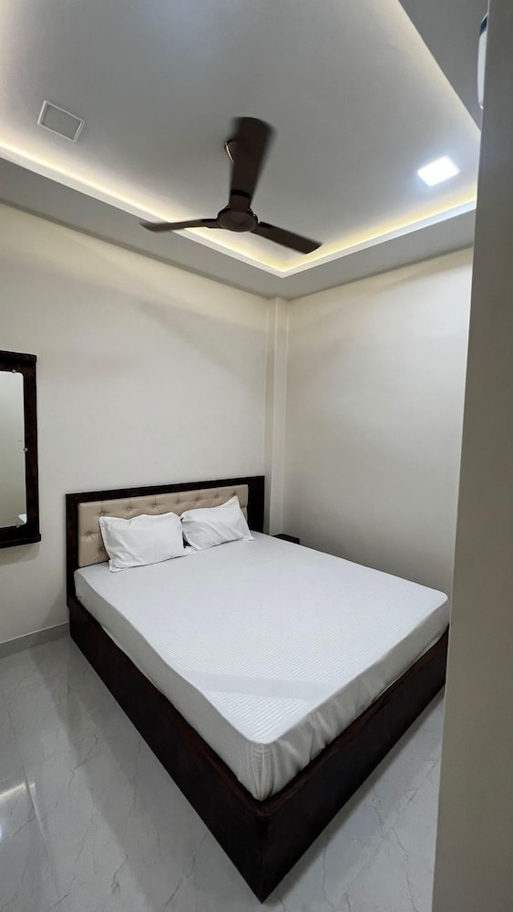 Deluxe Room - Photo 7