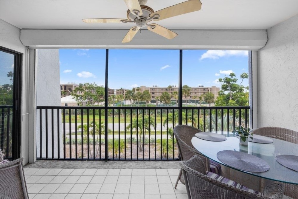 Condo, 2 Bedrooms
