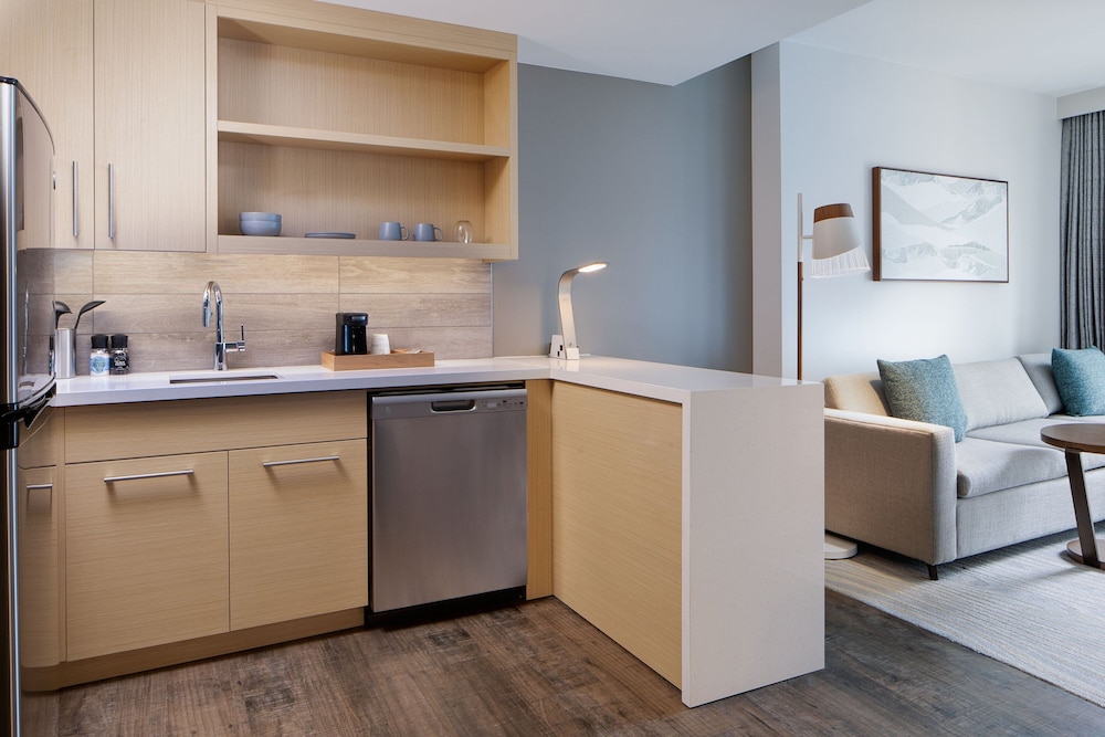 Suite, Full Kitchen, 1 King Bed, Sofa Bed - Photo 4