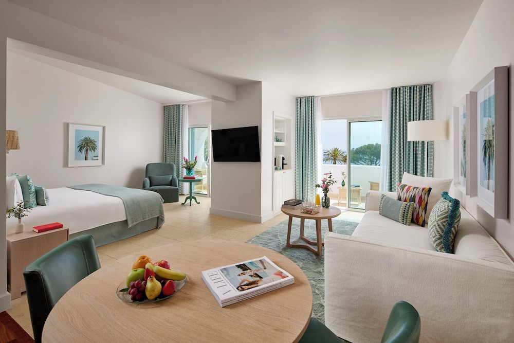 Premium Suite (Oasis Rooftop)