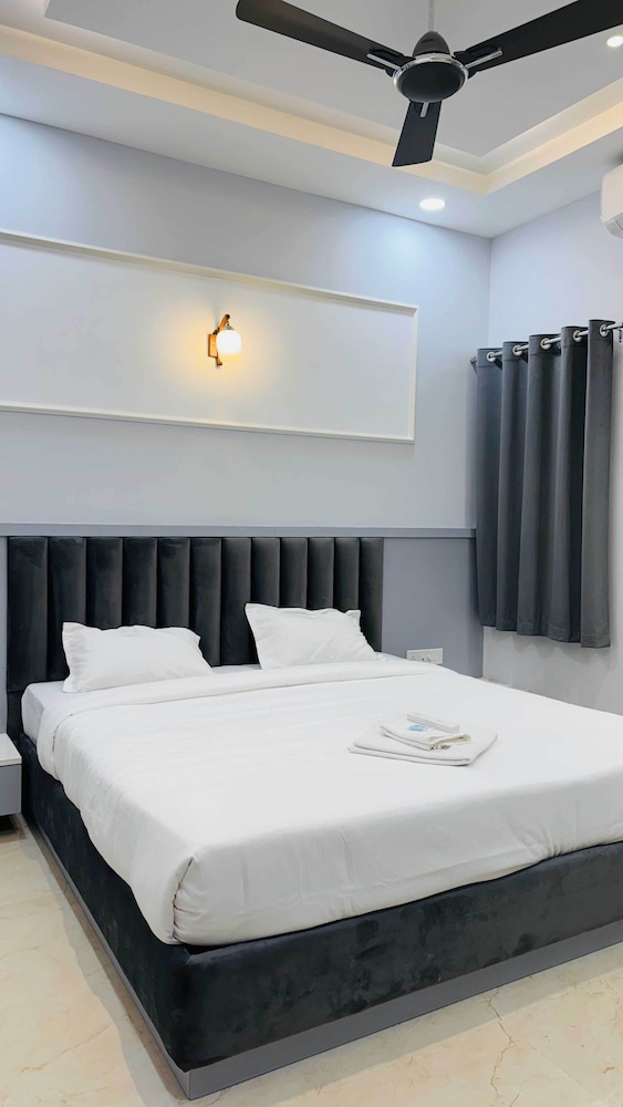 Deluxe Double Room, City View