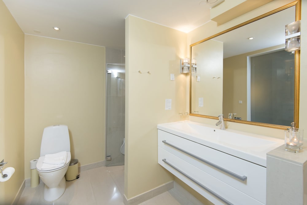 Junior Suite, 1 King Bed - Photo 2