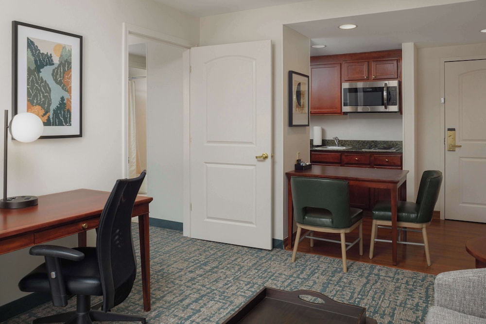 Suite, 2 Queen Beds - Photo 3