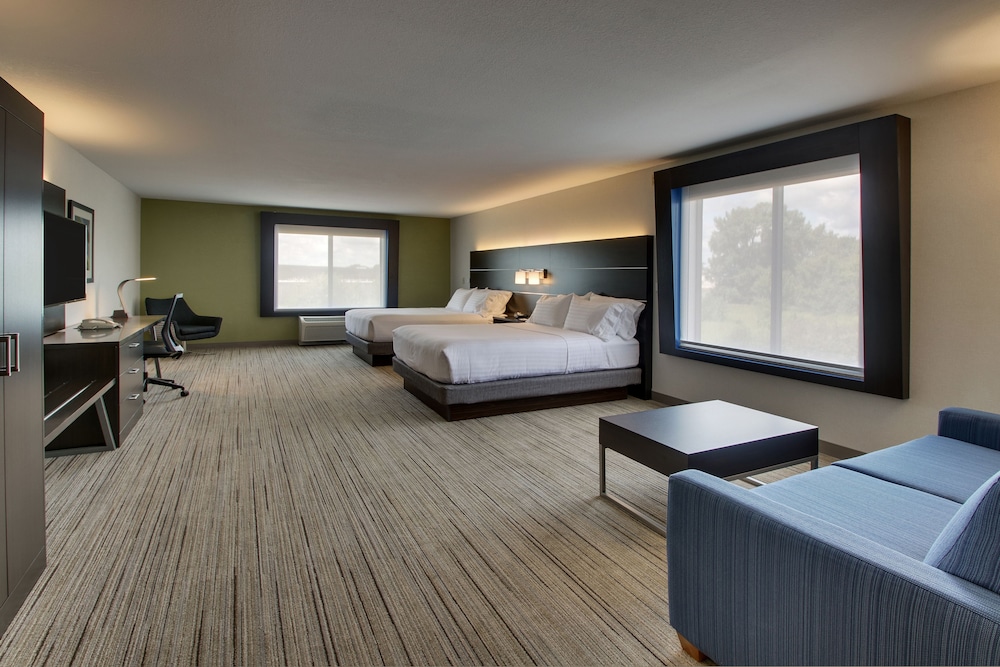 Suite, 2 Queen Beds, Accessible (Communication, Accessible Tub) - Photo 4