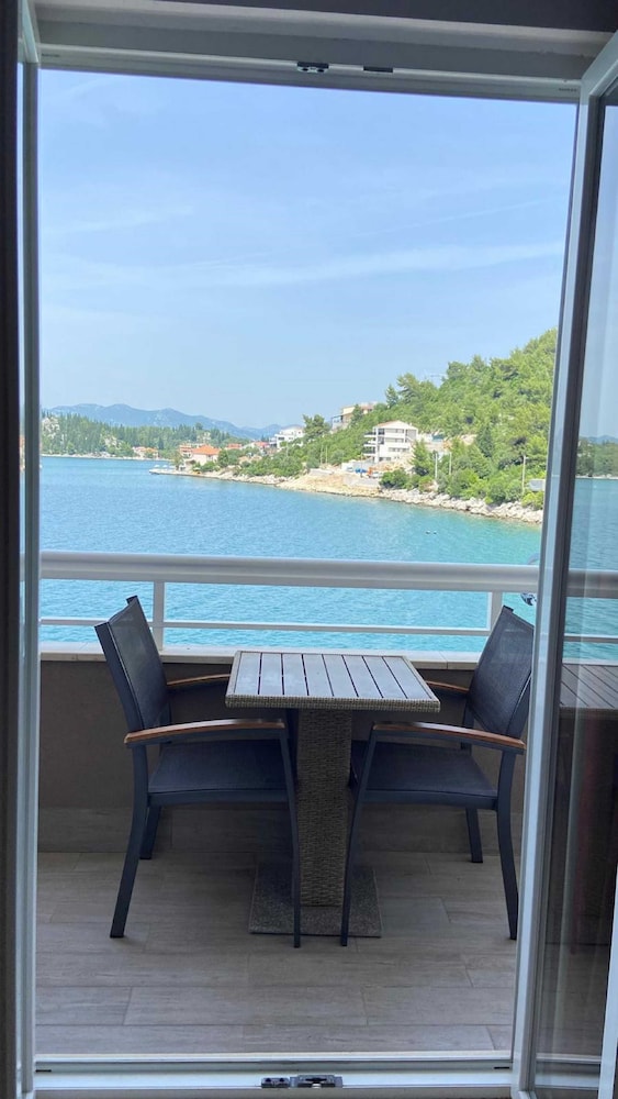 Apartment (One Bedroom Apartment with Balcony)
