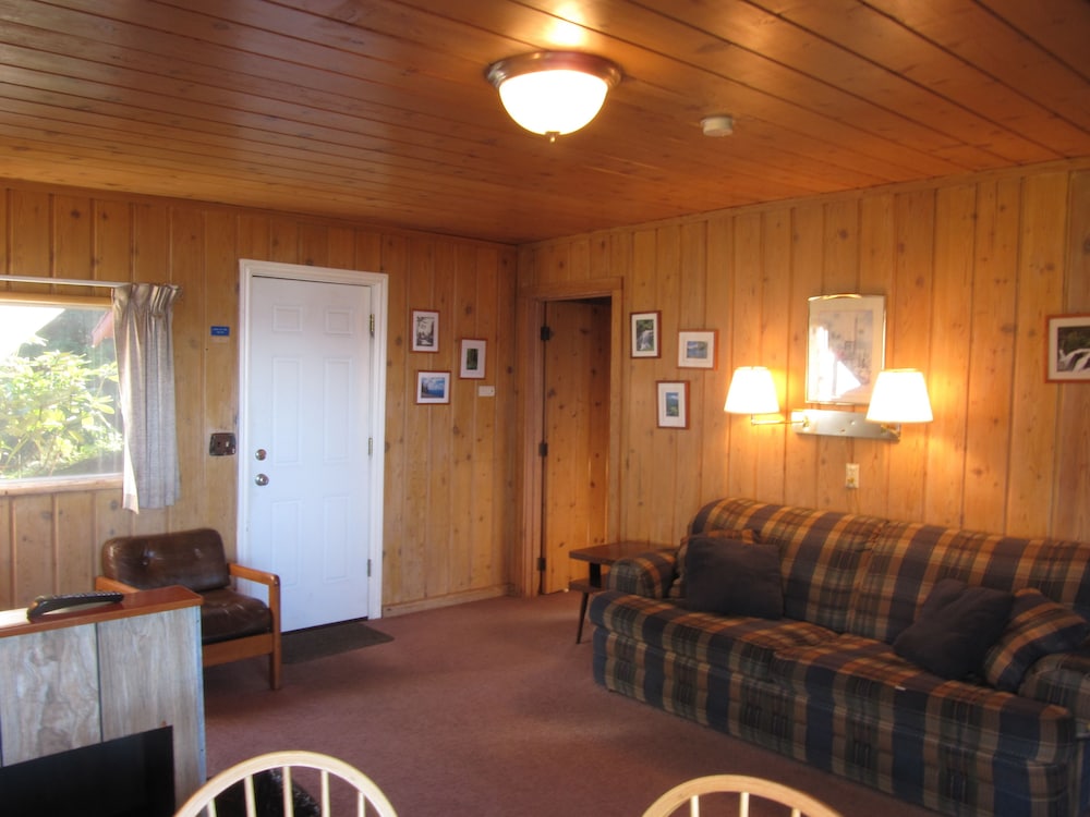 Fireplace Cabin #5, 2 Bdrm, Ktchn, Jetted Tub photo 2