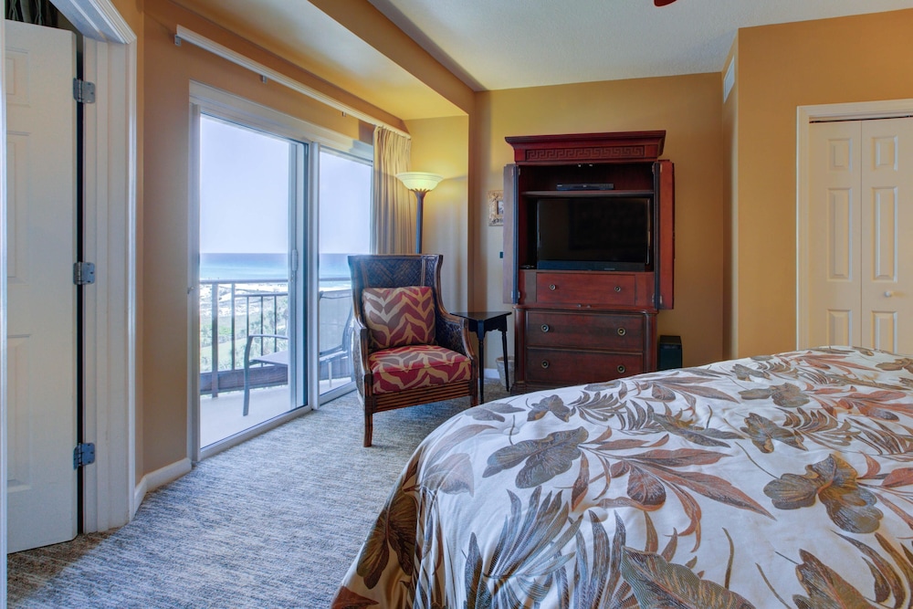 Condo, 1 King Bed With Sofa Bed (Westwinds 4740) photo 2