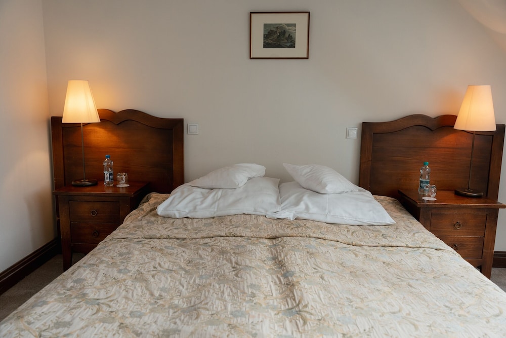 Standard Double or Twin Room - Photo 37