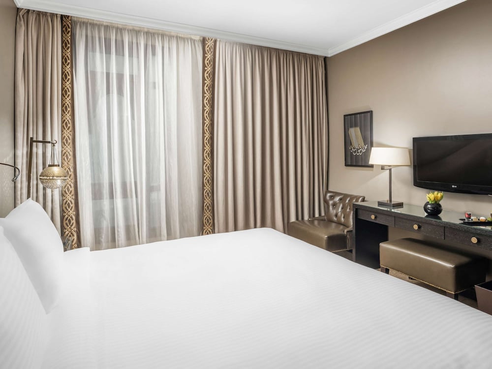 Suite, 1 King Bed (Prestige) - Photo 4