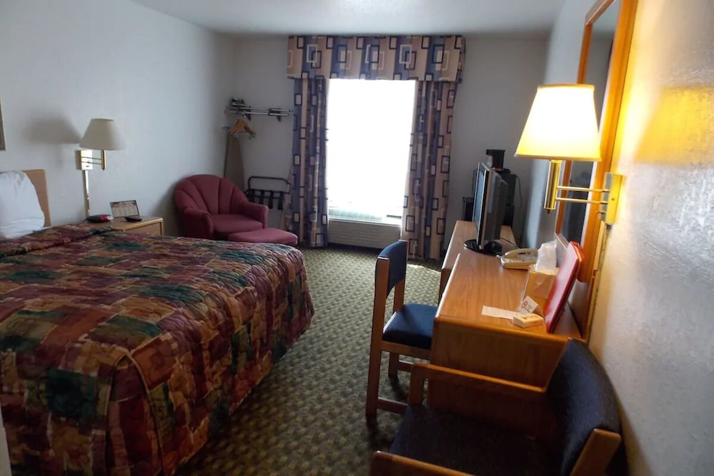 Comfort 1 Queen Bed Non-Smoking photo 2
