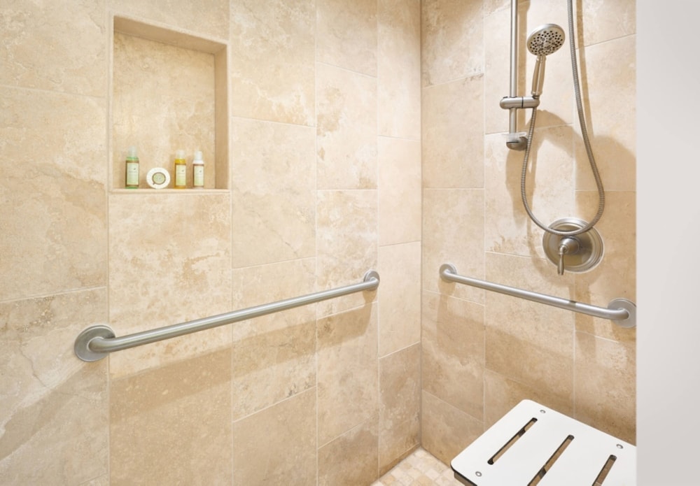 Standard Room, 2 Double Beds, Tower (ADA) thumbnail 6