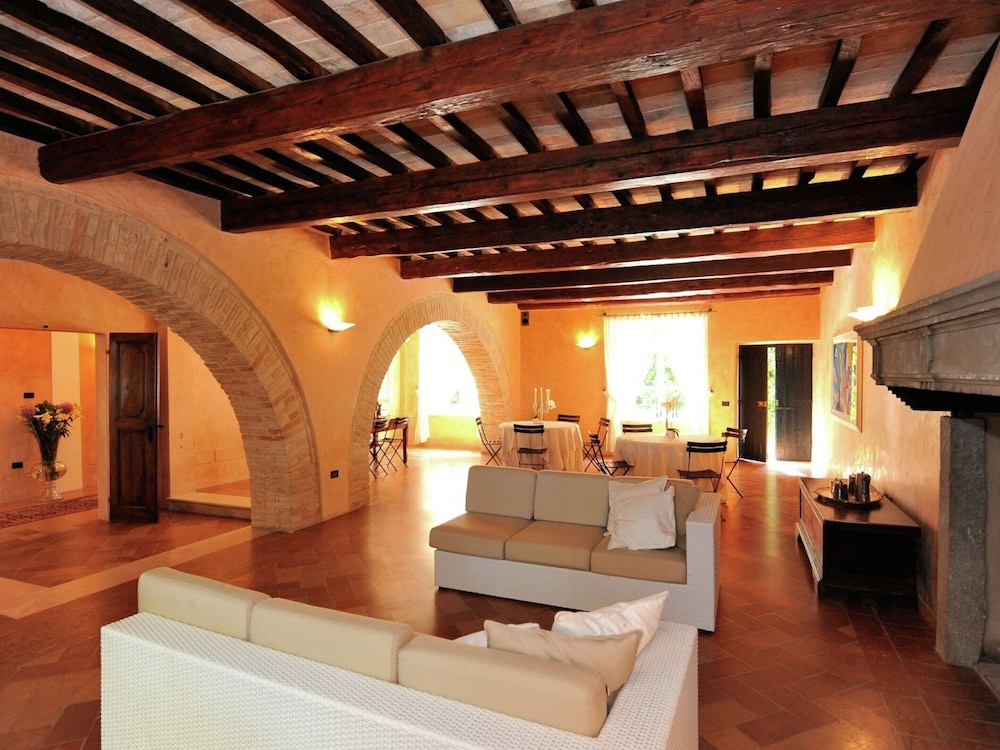 Villa photo 2