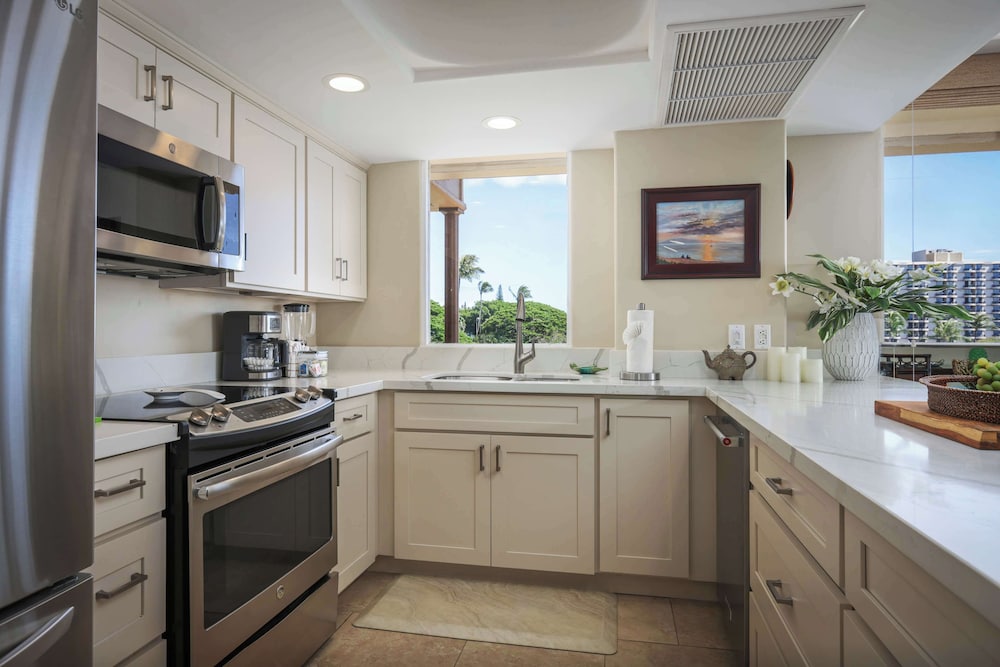 Premium Suite (1 Bedroom Ocean View) - Photo 8
