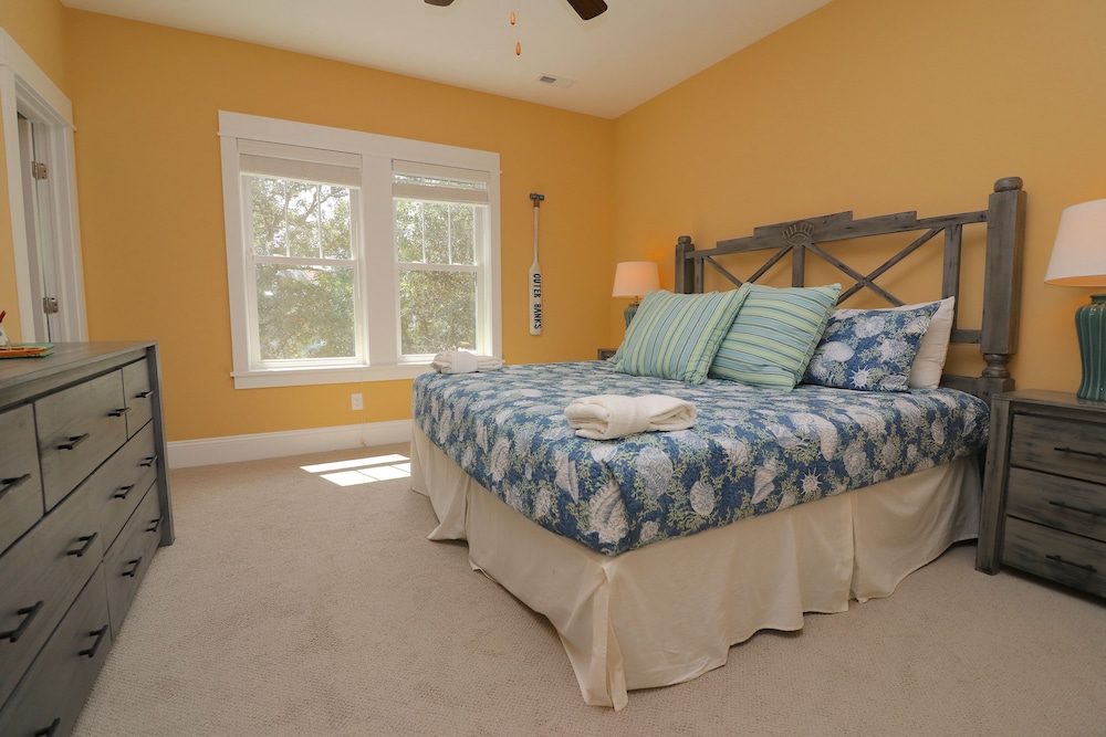 Townhome, 4 Bedrooms & 4 Bathrooms photo 3