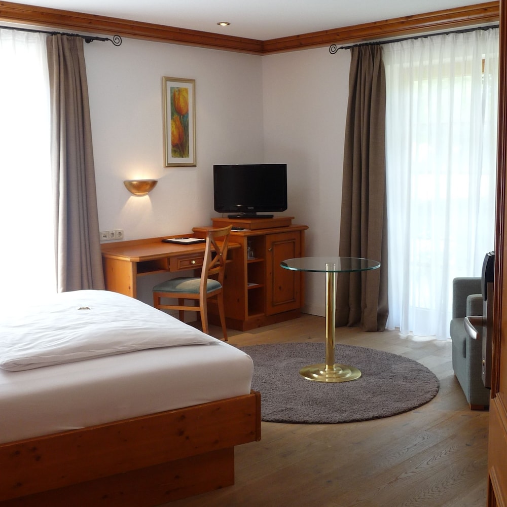 Deluxe Single Room, 1 Queen Bed photo 1
