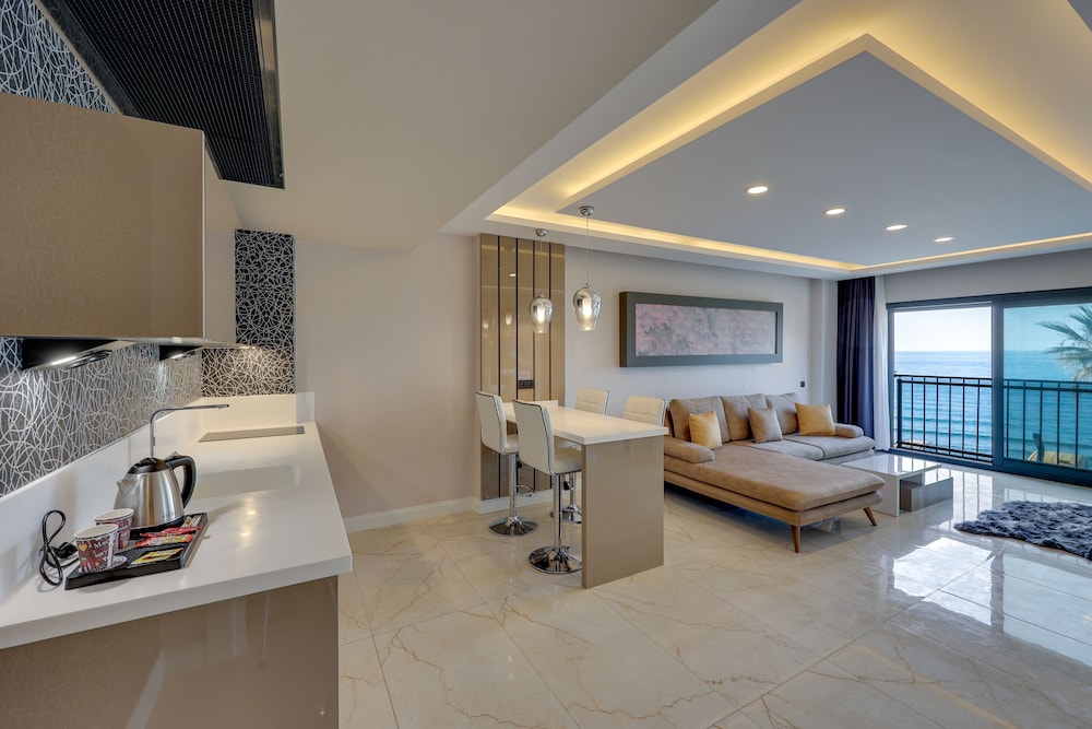 Deluxe Suite photo 1