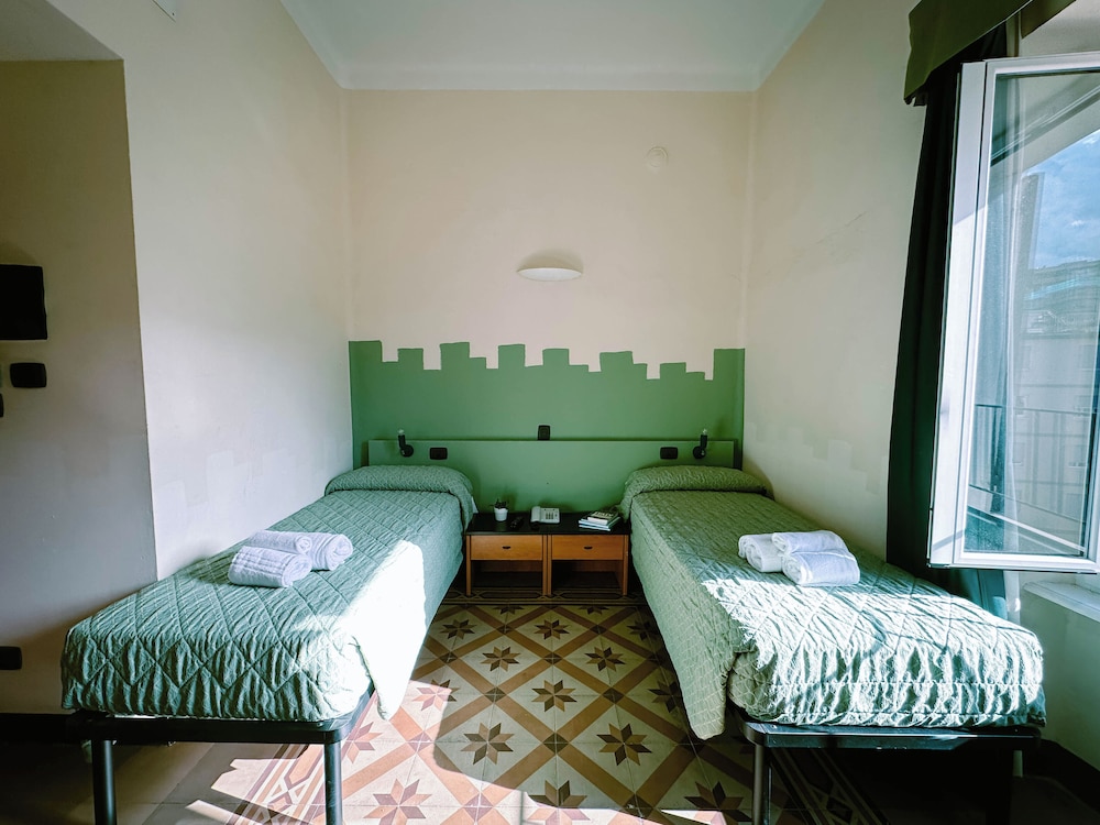 Double Room - Photo 3