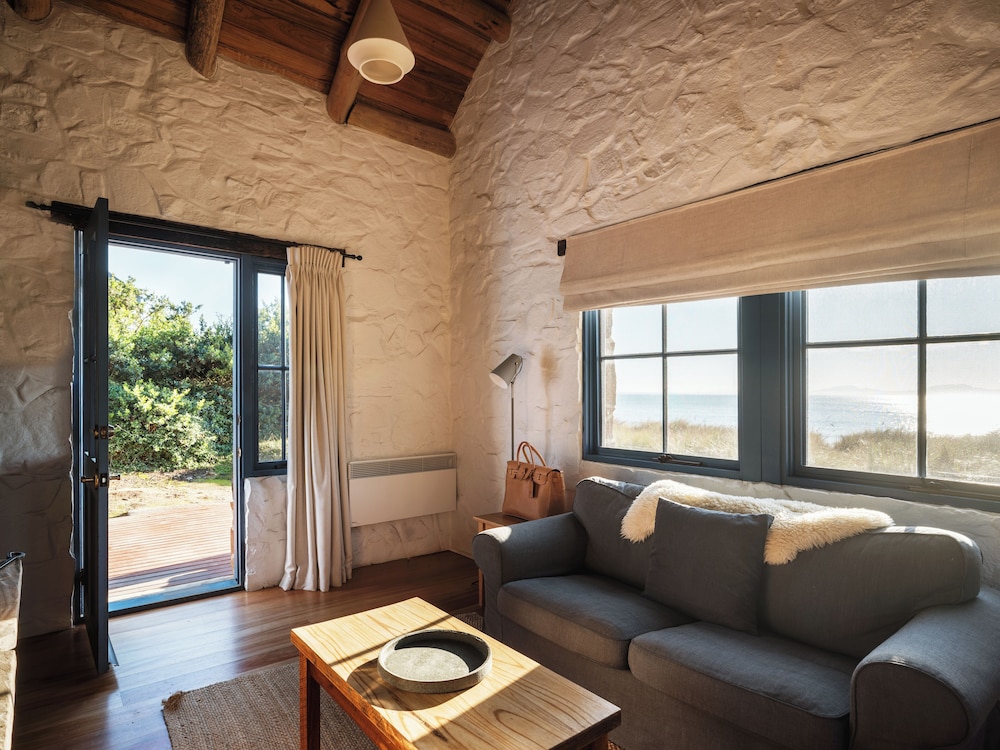 Waterfront Studio Cottage photo 3