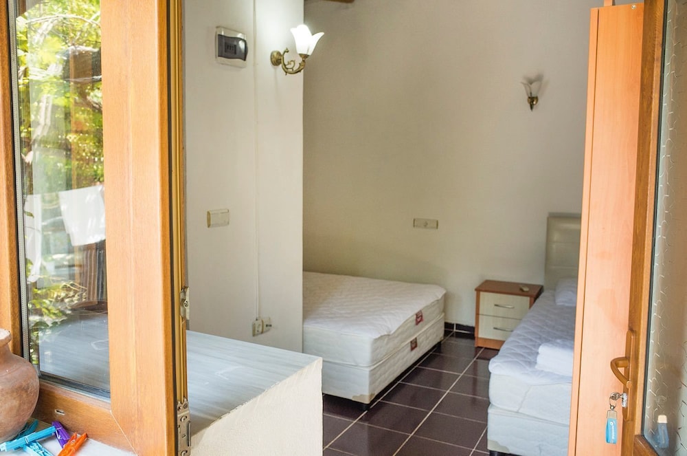 Standard Triple Room photo 3